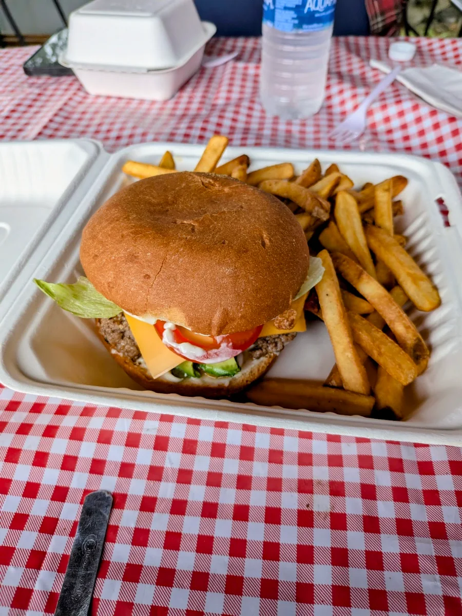 Food & drink, Roxy's Diner Food Truck at Alder Bay