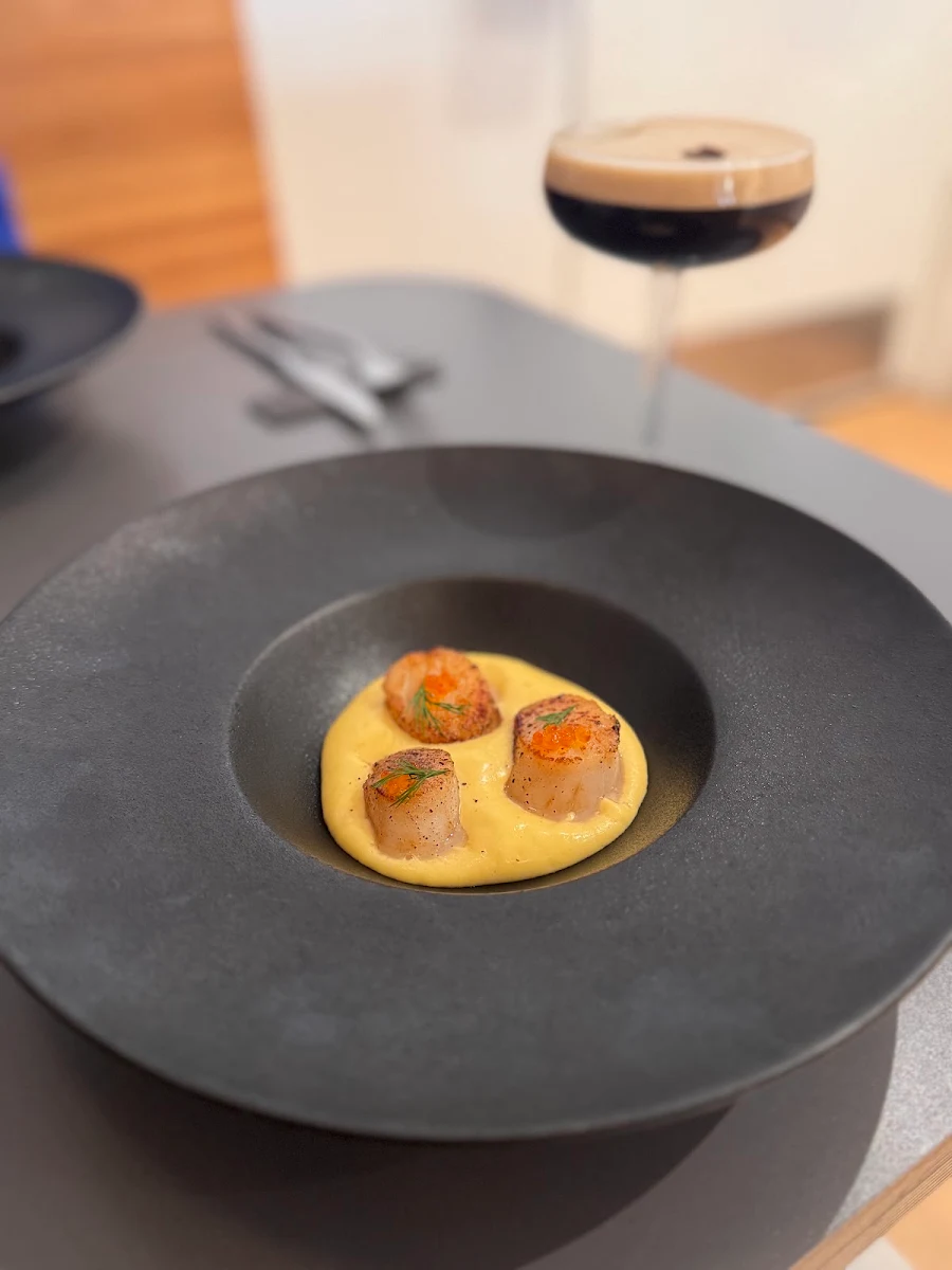 Food & drink, ēst Restaurant