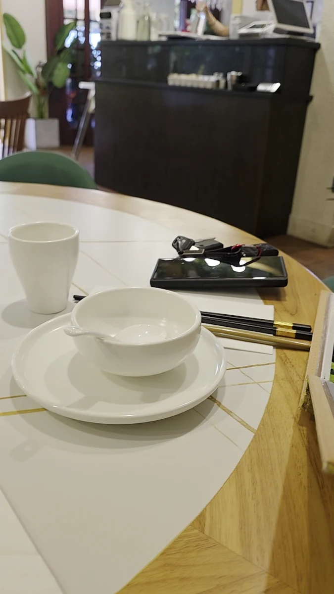 Vibe, RENS Cafe & Bistro Thai Contemporary
