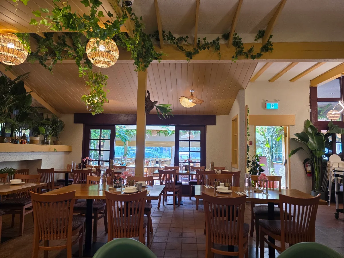 Vibe, RENS Cafe & Bistro Thai Contemporary