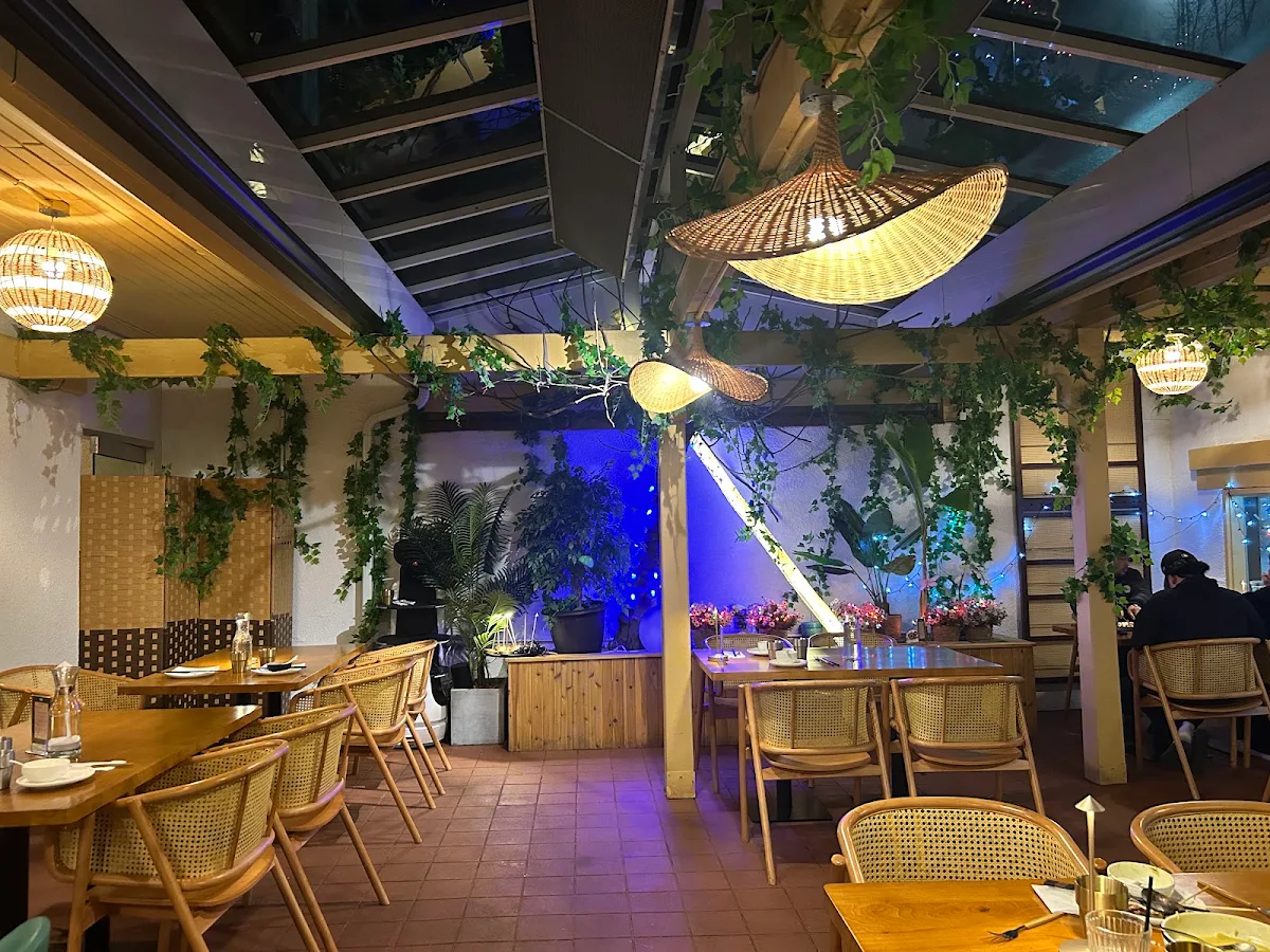Vibe, RENS Cafe & Bistro Thai Contemporary