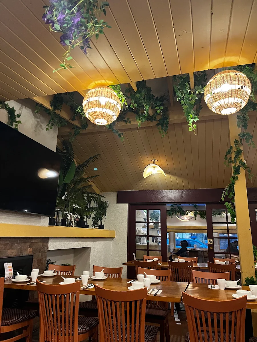 Vibe, RENS Cafe & Bistro Thai Contemporary