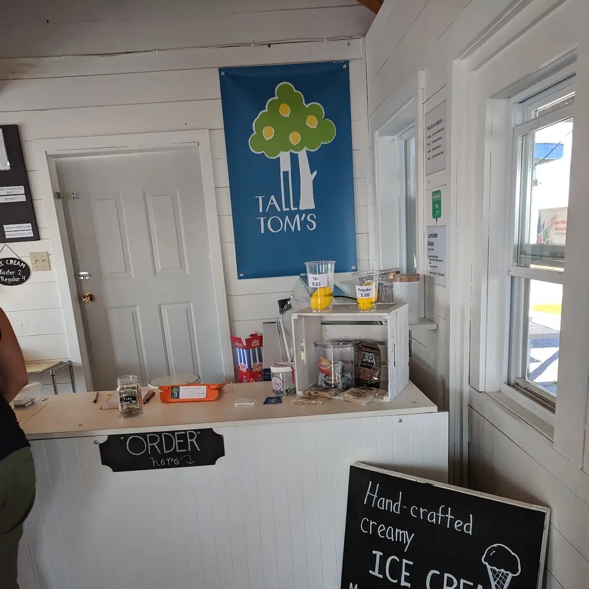 Menu, Tall Tom's Lemonade & Ice Cream