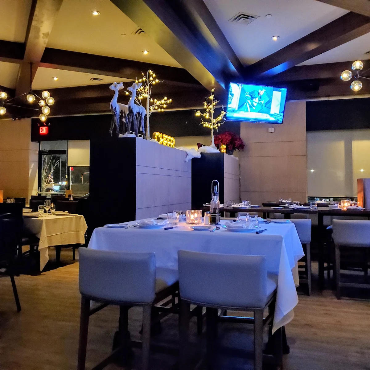 Vibe, Romano's Restaurant