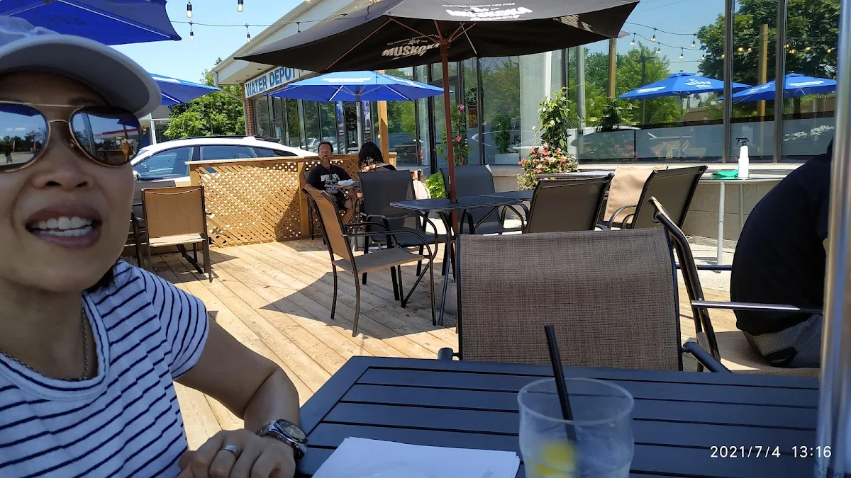 Vibe, The King's Landing Bar & Grill