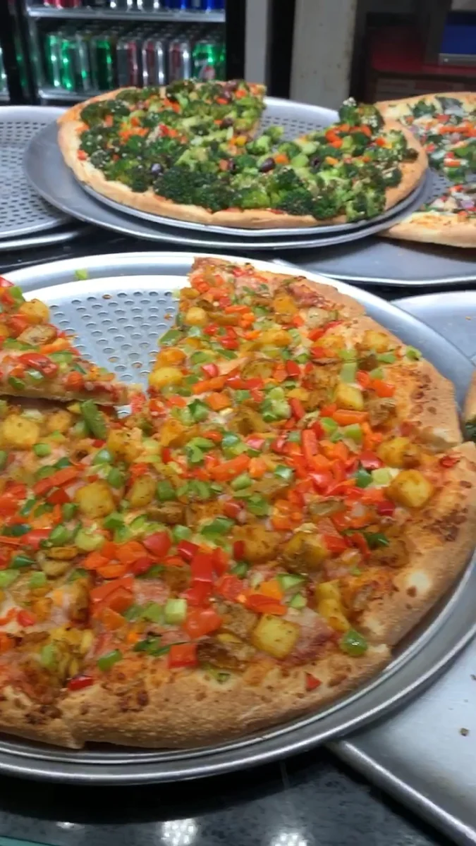 Food & drink, Megabite Pizza Commercial Drive