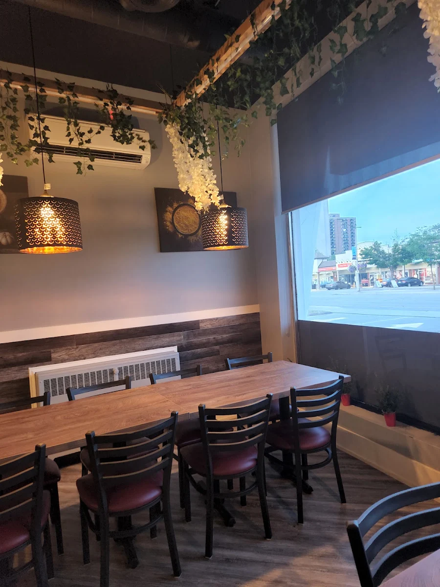 Vibe, Maurya Indian Twist (Oakville)