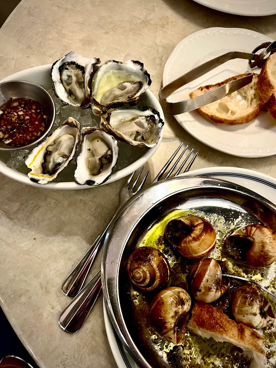 Food & drink, Loulou Bistro - Martin Place