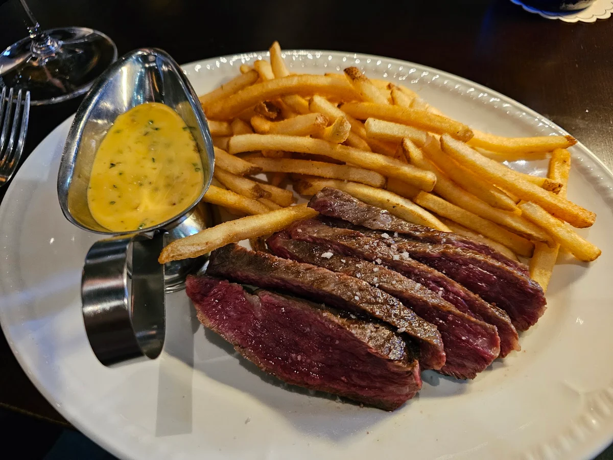 Food & drink, Loulou Bistro - Martin Place