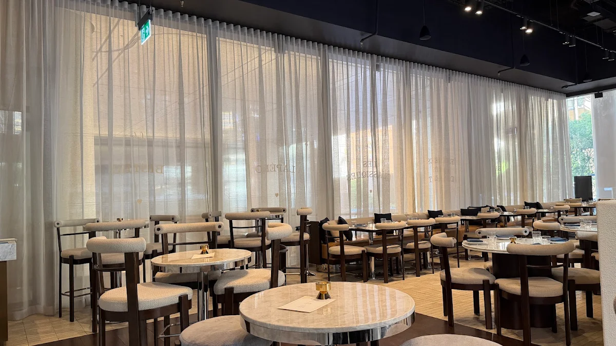 Vibe, Loulou Bistro - Martin Place