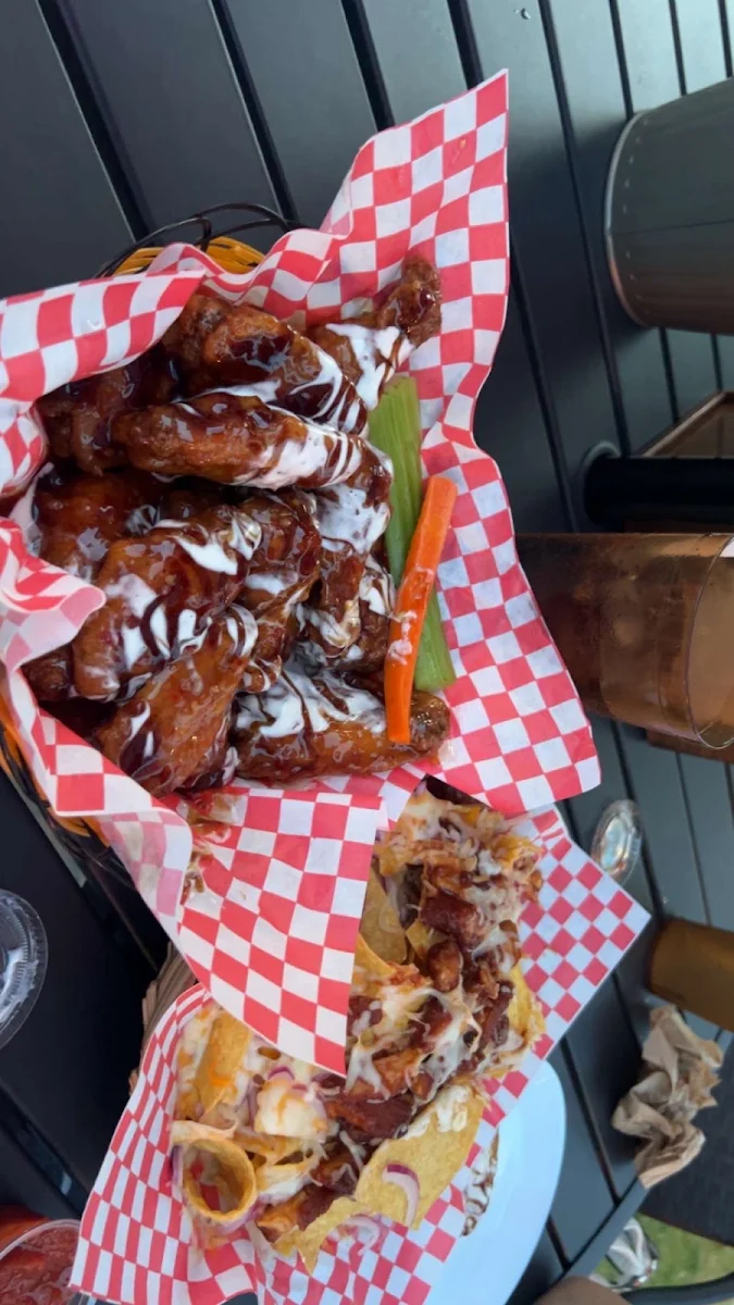 Food & drink, Winghouse Port Burwell
