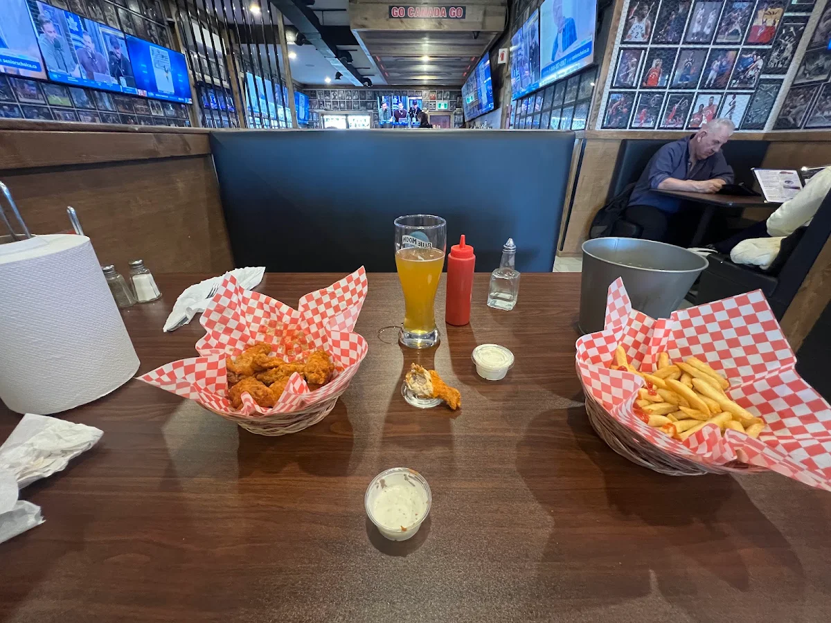 Food & drink, Winghouse Port Burwell