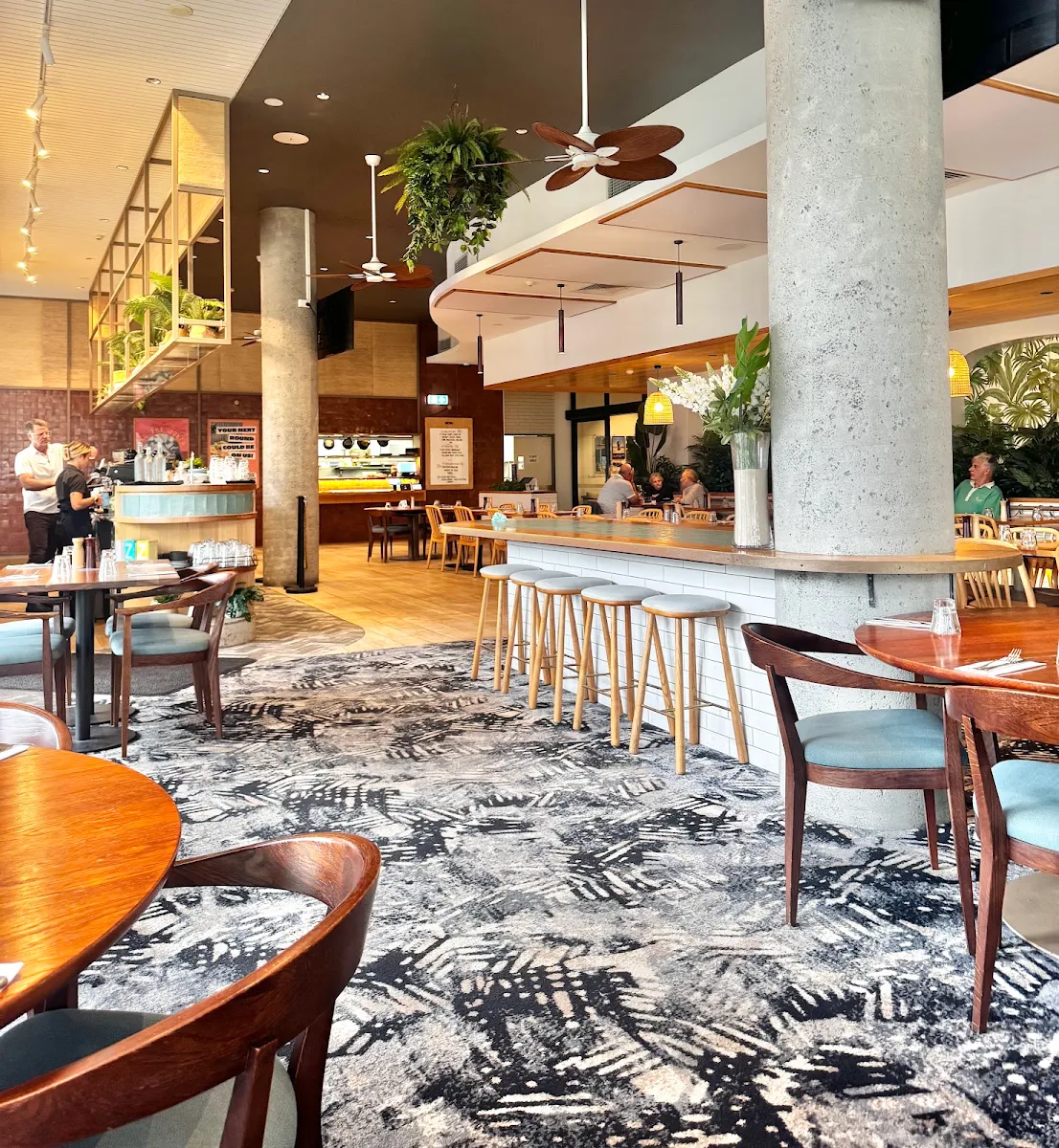 Vibe, Surfair Beach Hotel