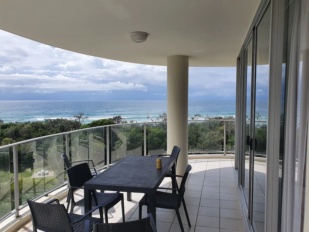 Vibe, Surfair Beach Hotel