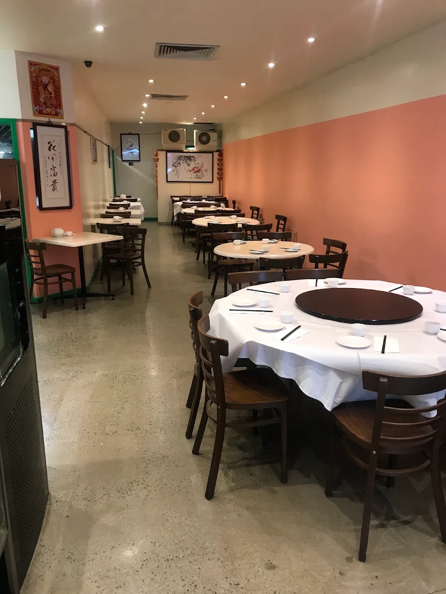 Vibe, Golden Ocean Seafood BBQ Chinese restaurant