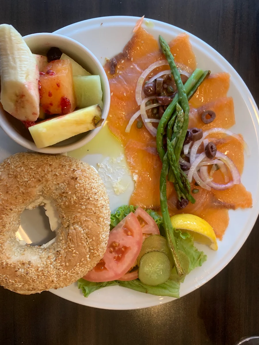 Food & drink, Petinos