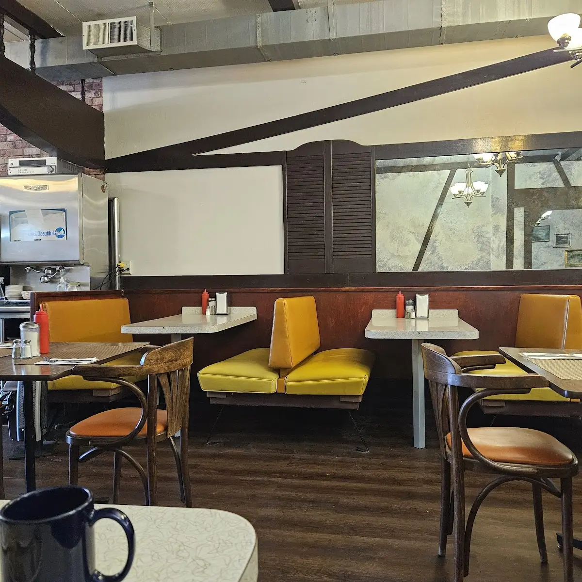 Vibe, Basell’s Restaurant & Tavern