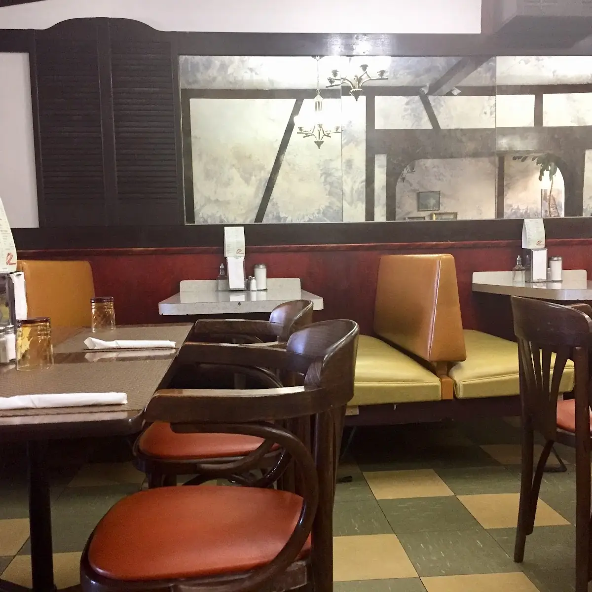 Vibe, Basell’s Restaurant & Tavern