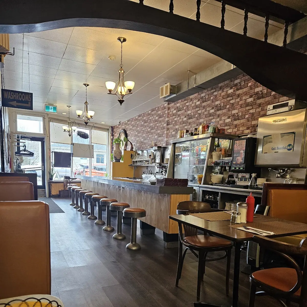 Vibe, Basell’s Restaurant & Tavern