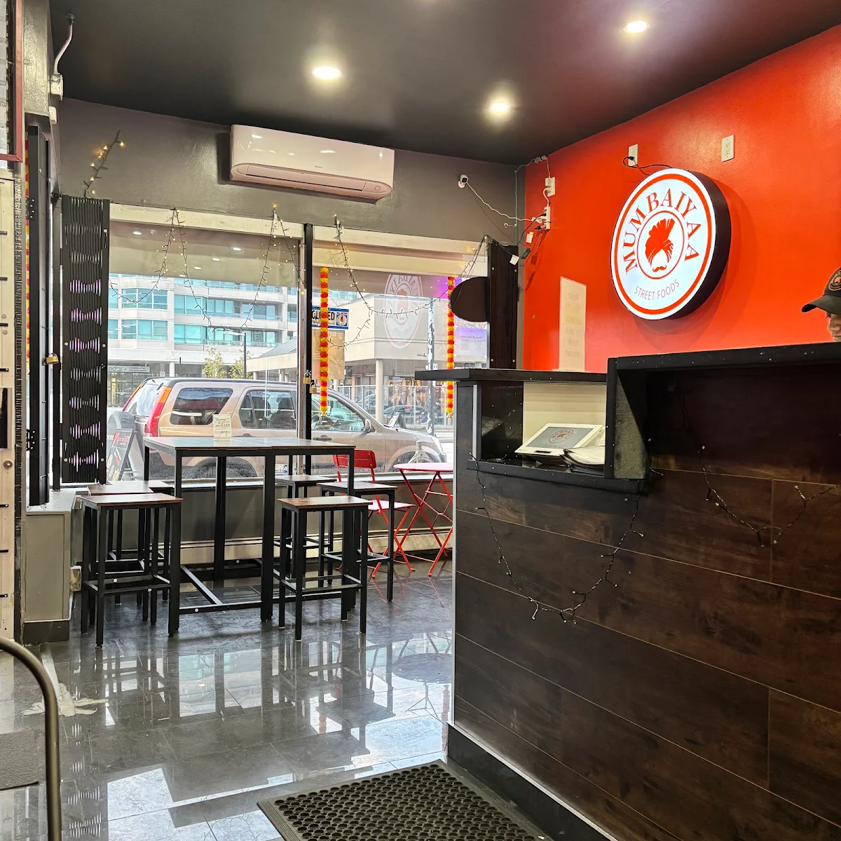 Vibe, Mumbaiyaa Street Foods - Pure Vegetarian