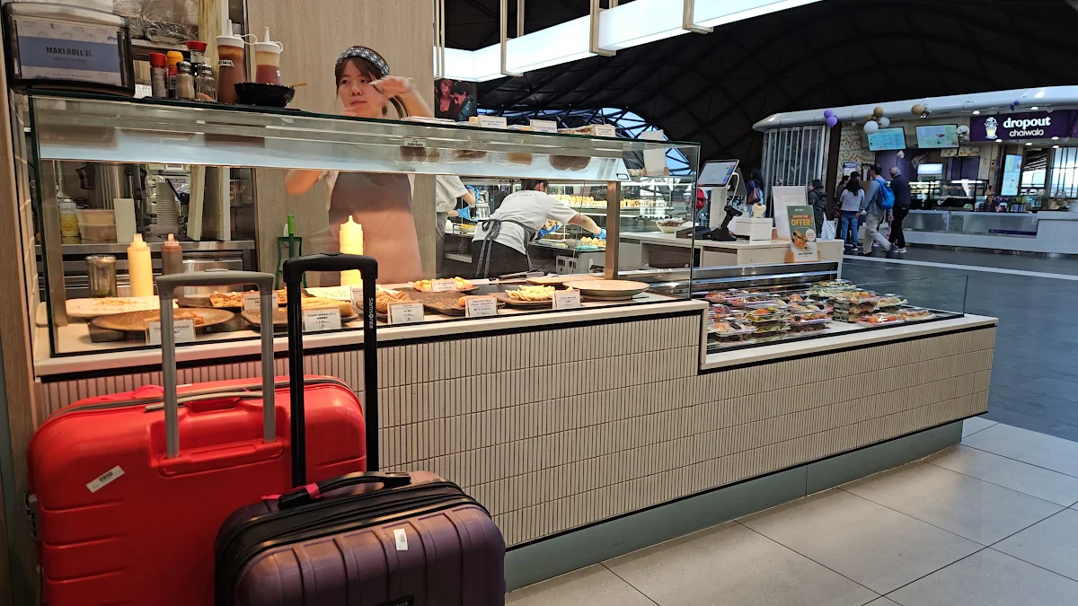 Vibe, Maki Roll Southern Cross Station