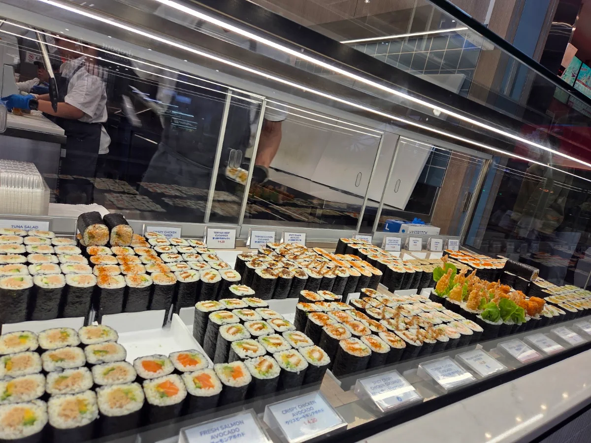 Vibe, Maki Roll Southern Cross Station