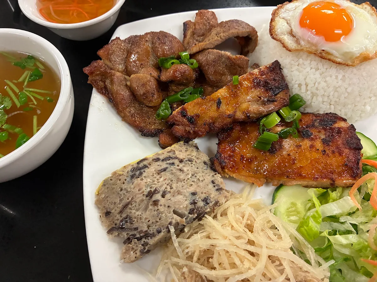 Food & drink, Pho Binh Minh