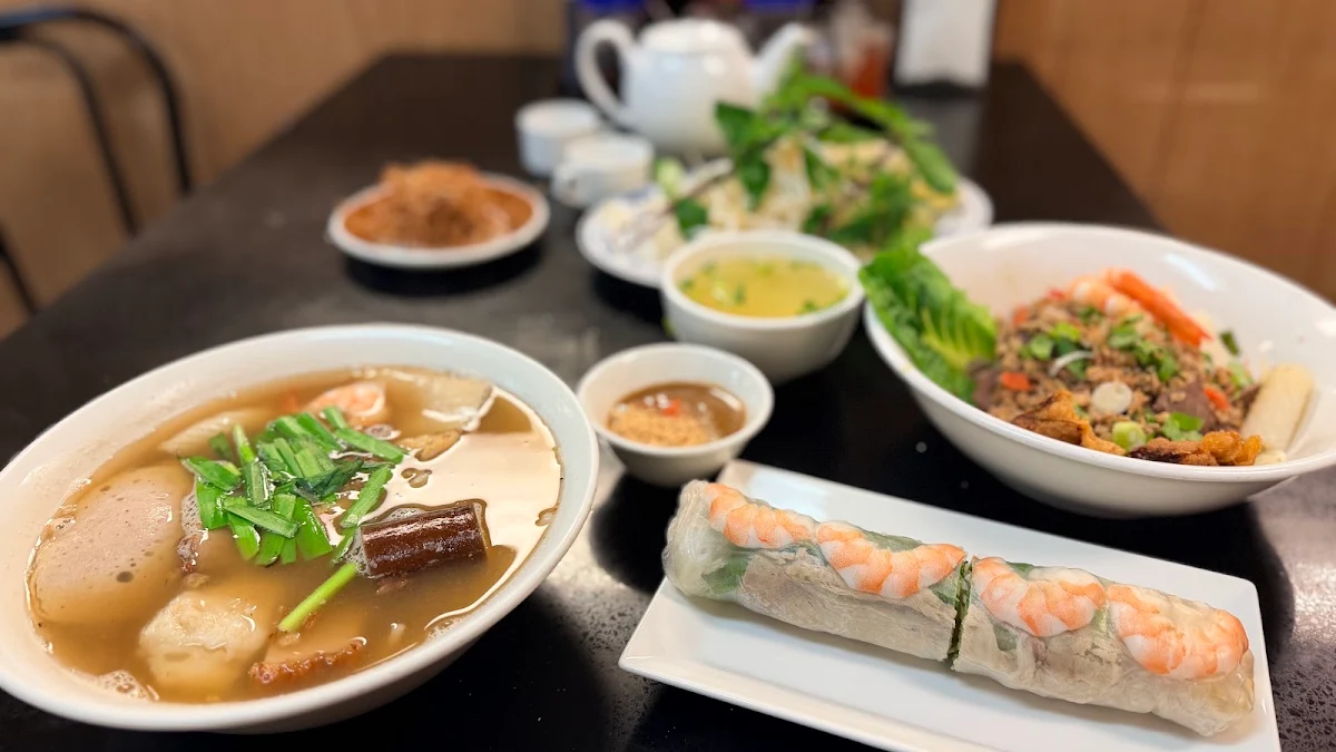 Food & drink, Pho Binh Minh