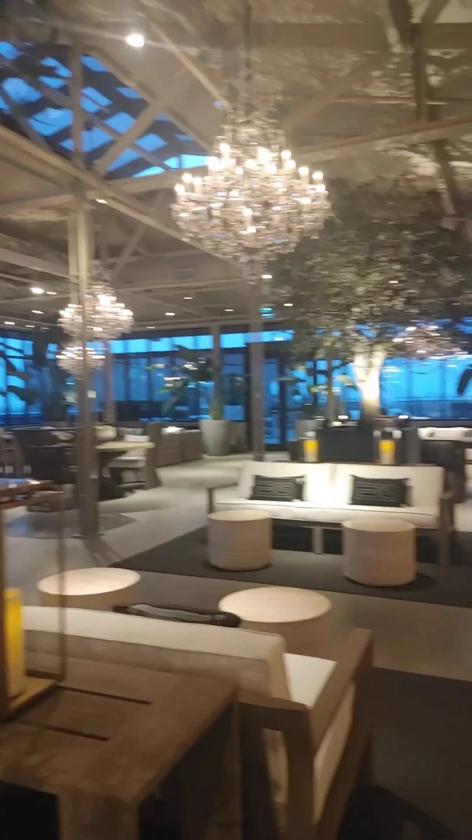 Vibe, RH Courtyard Restaurant at RH Toronto