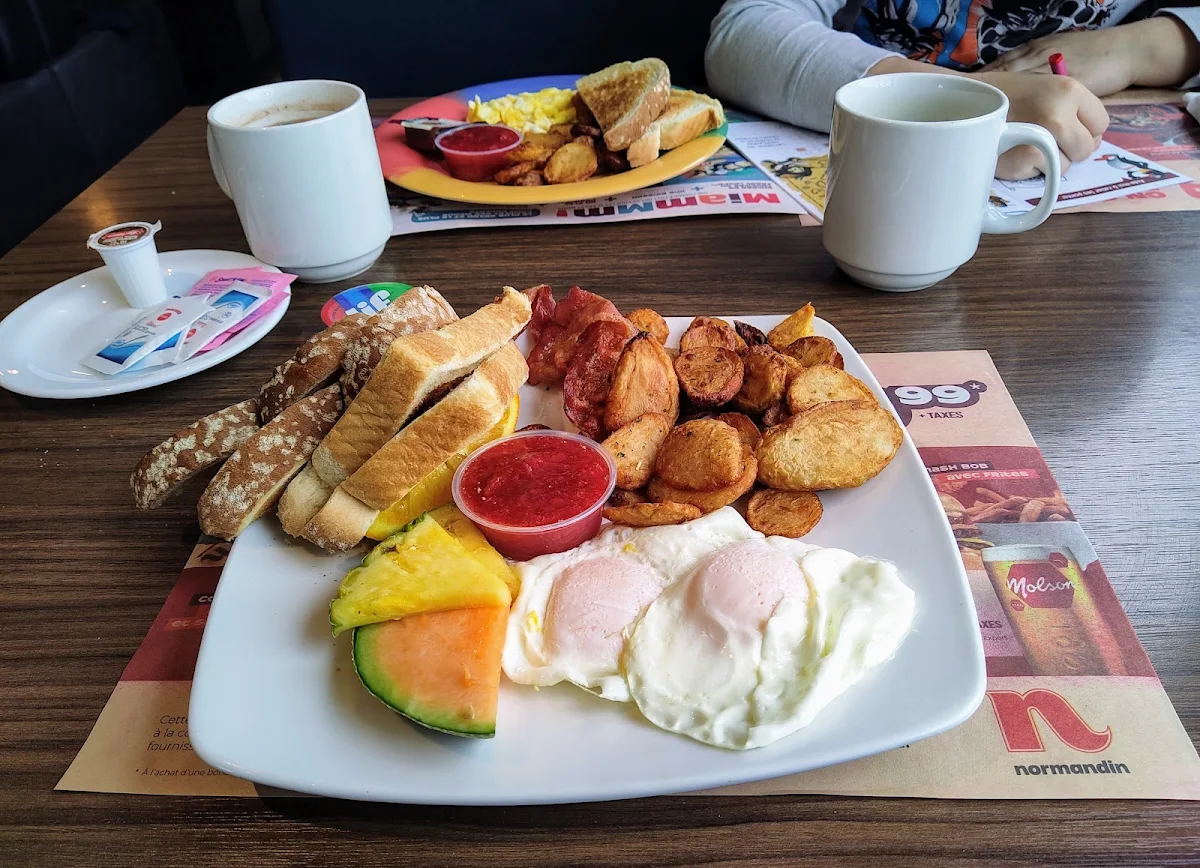 Food & drink, Restaurant Normandin Lévis
