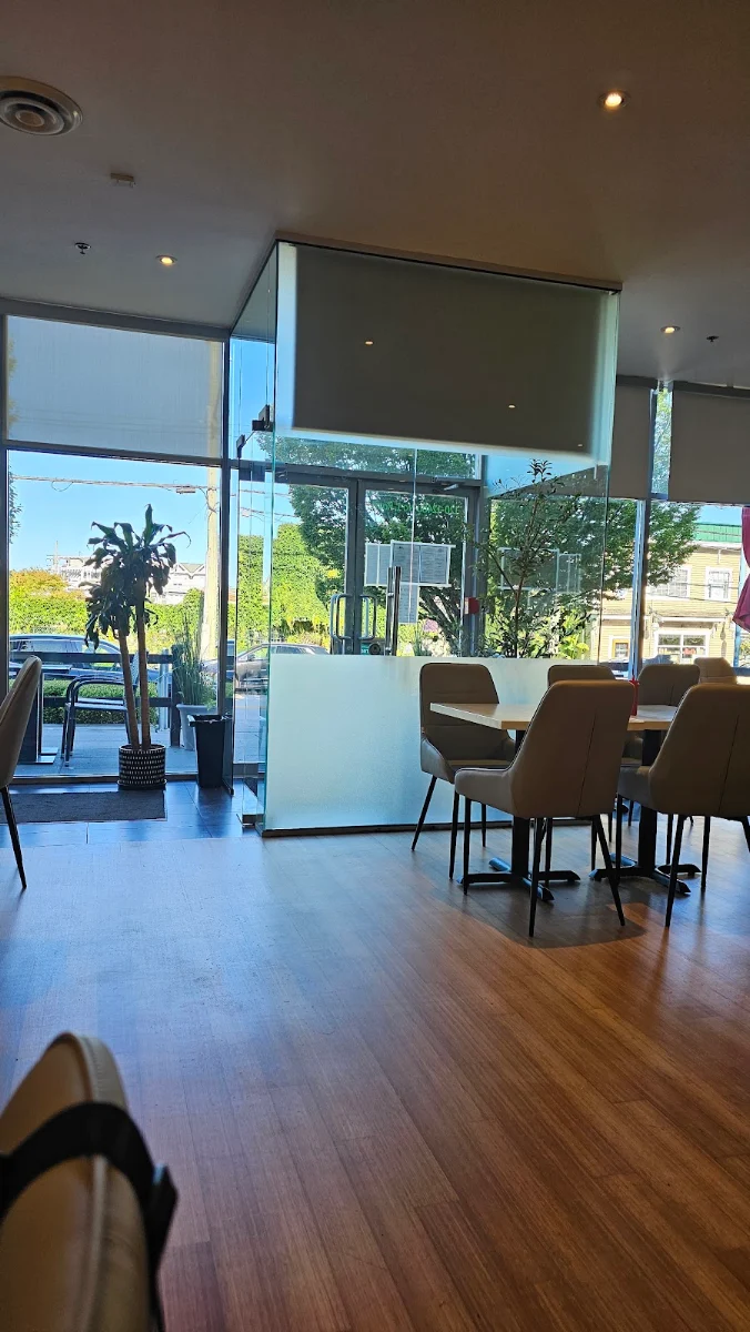 Vibe, Breakfast Table Steveston