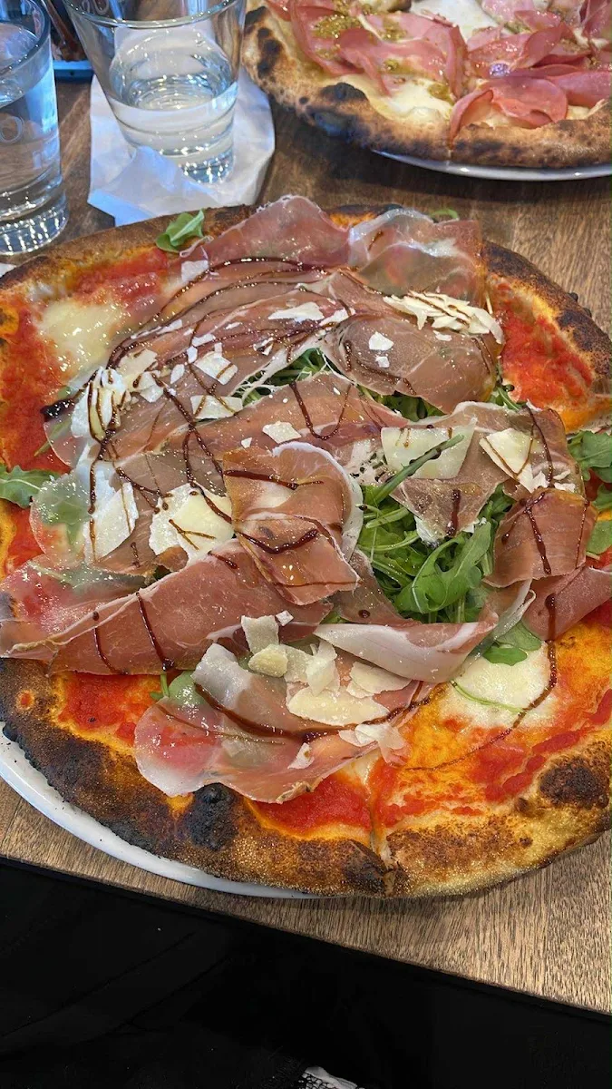 Food & drink, Pizzeria Gusto