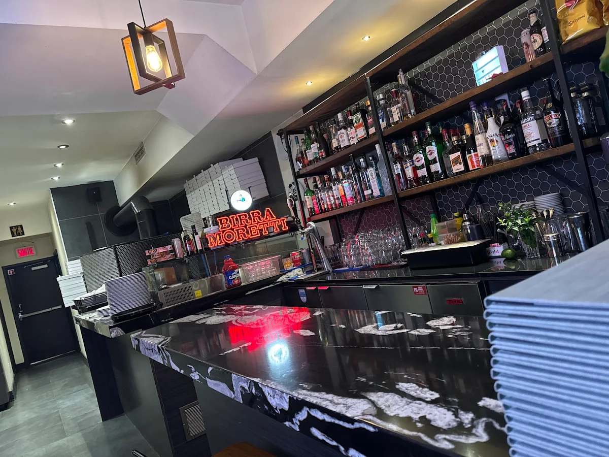 Vibe, Pizzeria Gusto