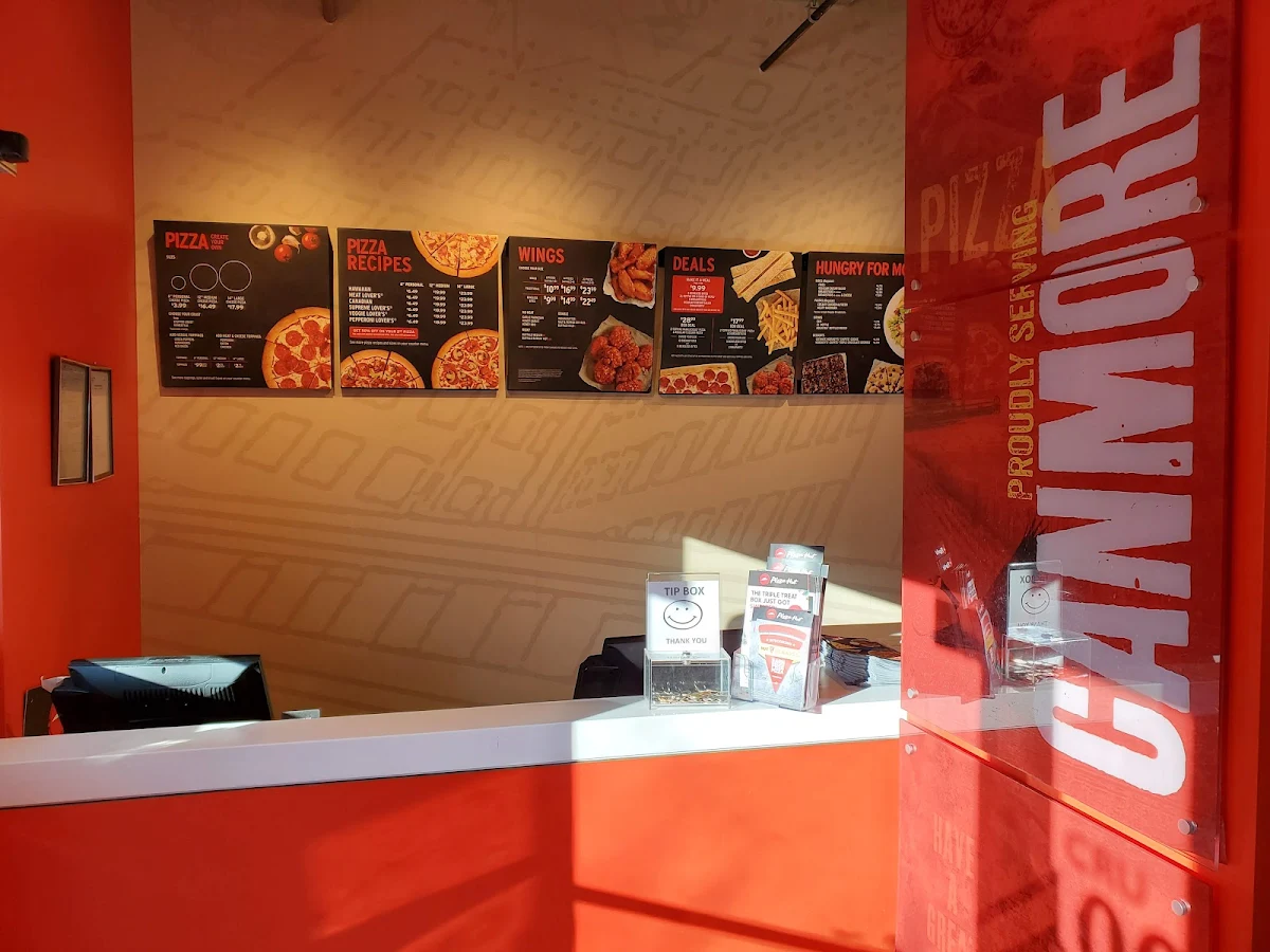Vibe, Pizza Hut