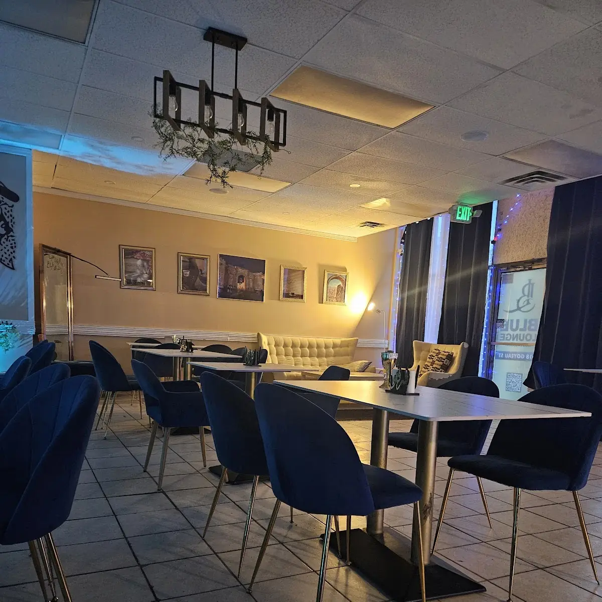 Vibe, حضارة اليمن Blue lounge restaurant