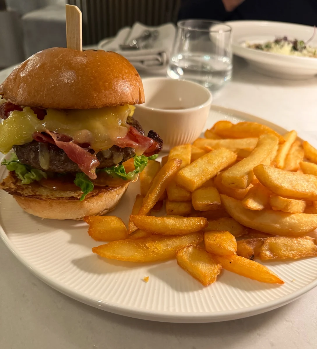 Food & drink, Chronicle 502 Bar & Dining