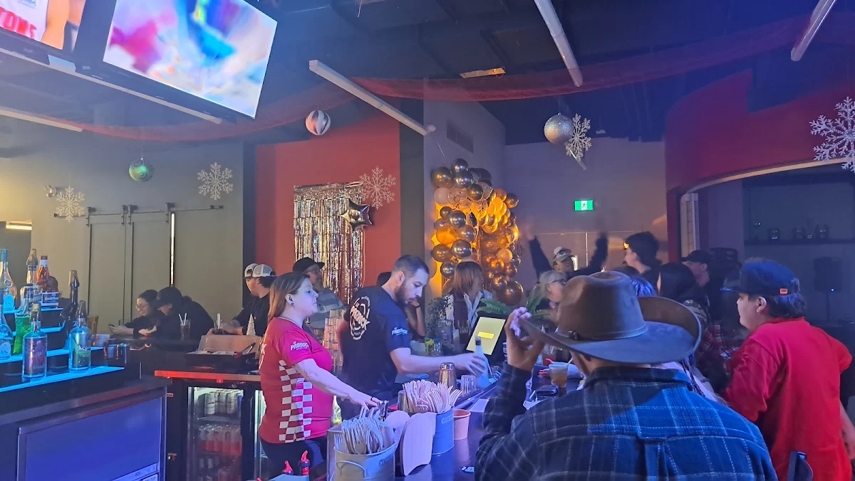 Vibe, Le Paddock, Bistro Bar KCR