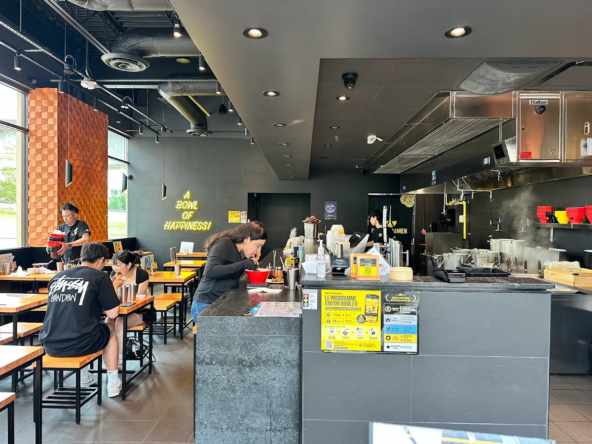 Vibe, KINTON RAMEN MCARTHURGLEN DESIGNER OUTLET YVR