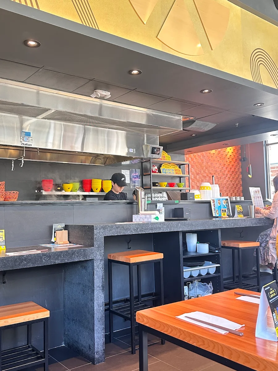 Vibe, KINTON RAMEN MCARTHURGLEN DESIGNER OUTLET YVR