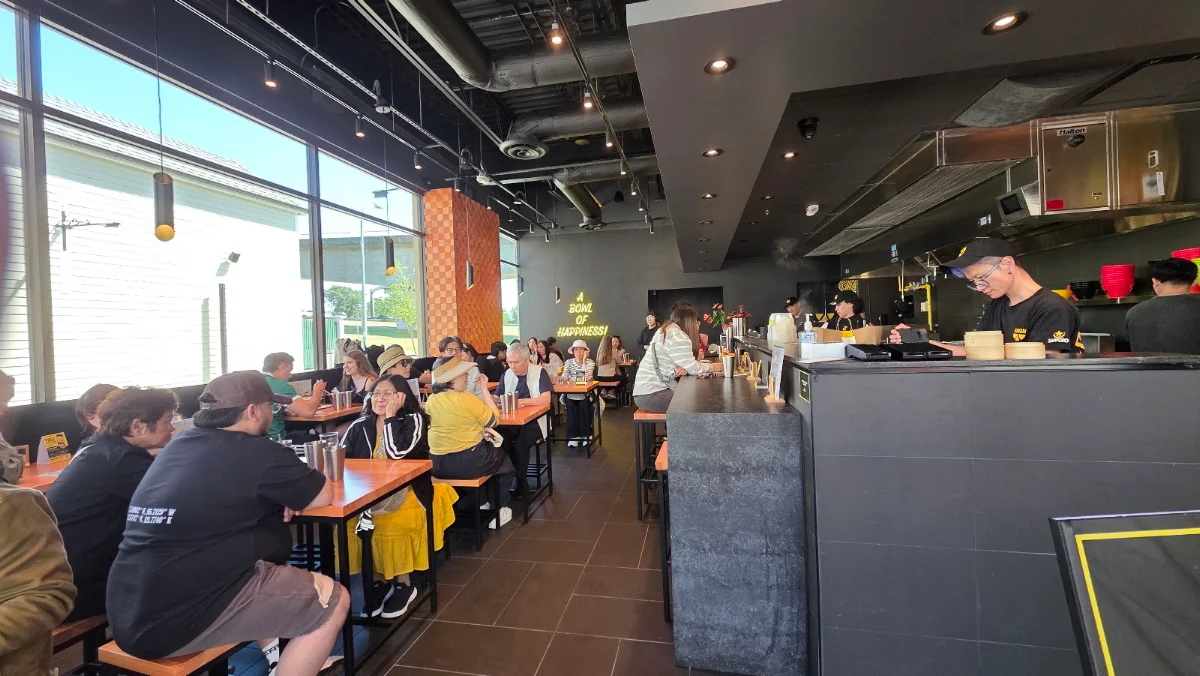 Vibe, KINTON RAMEN MCARTHURGLEN DESIGNER OUTLET YVR