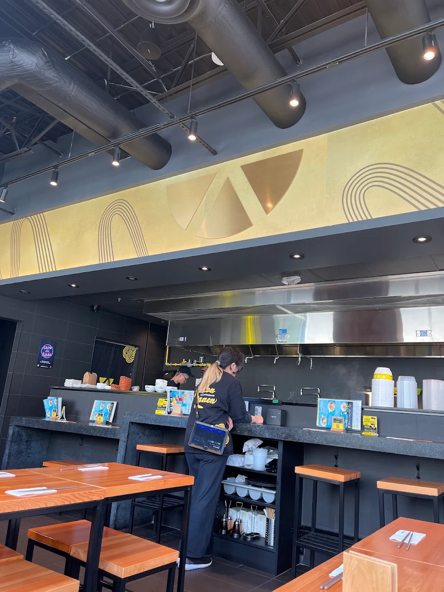 Vibe, KINTON RAMEN MCARTHURGLEN DESIGNER OUTLET YVR