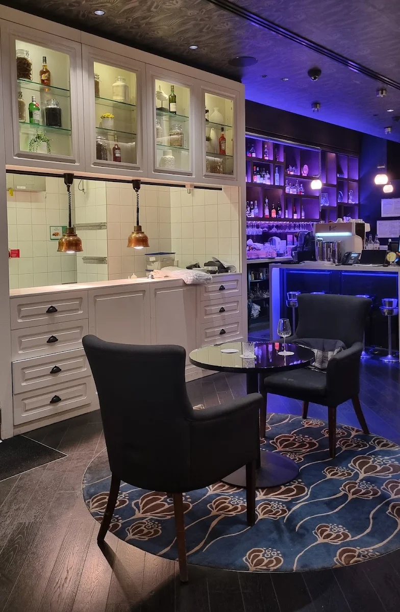 Vibe, ABODE Bistro. Bar