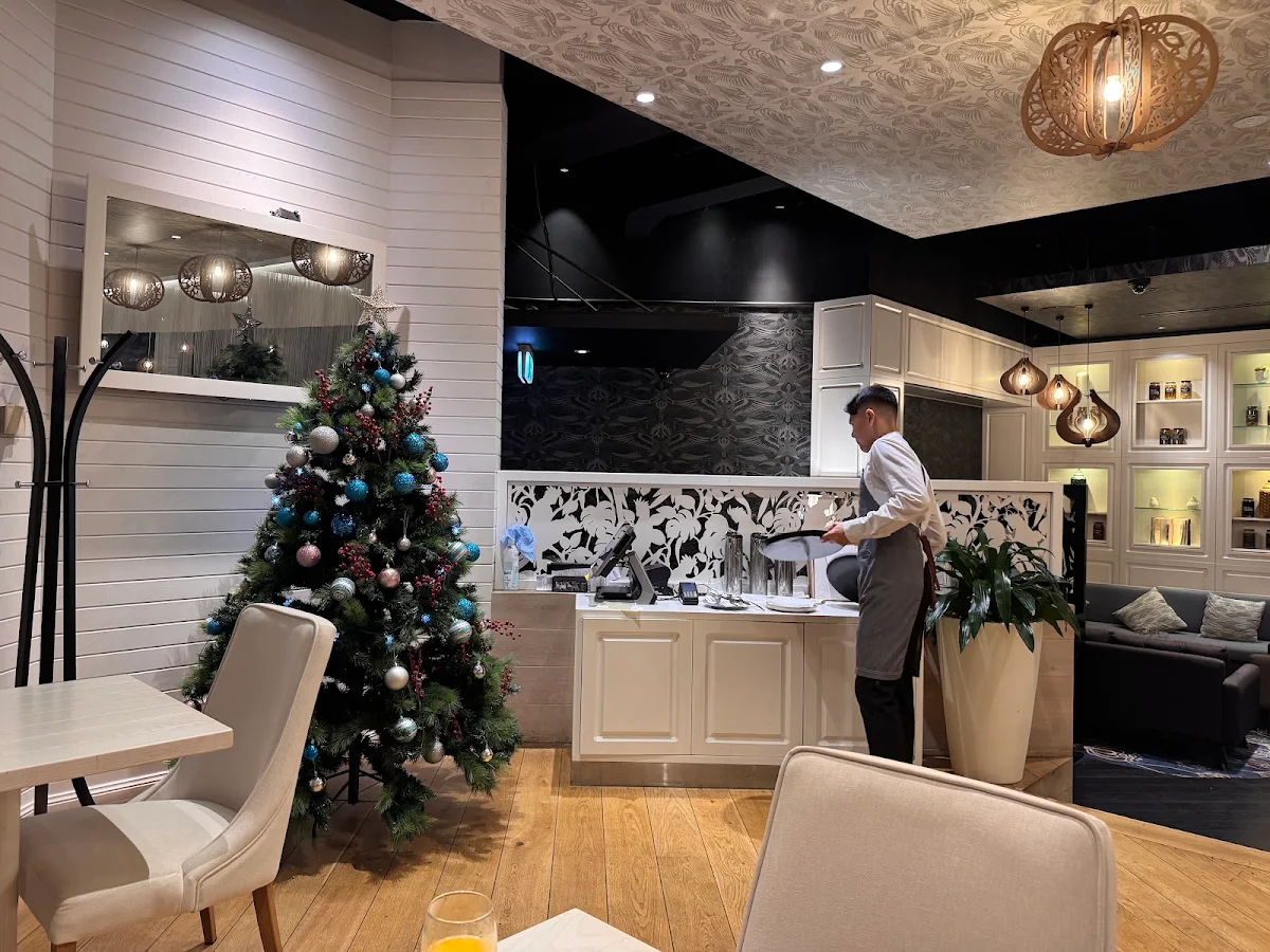 Vibe, ABODE Bistro. Bar