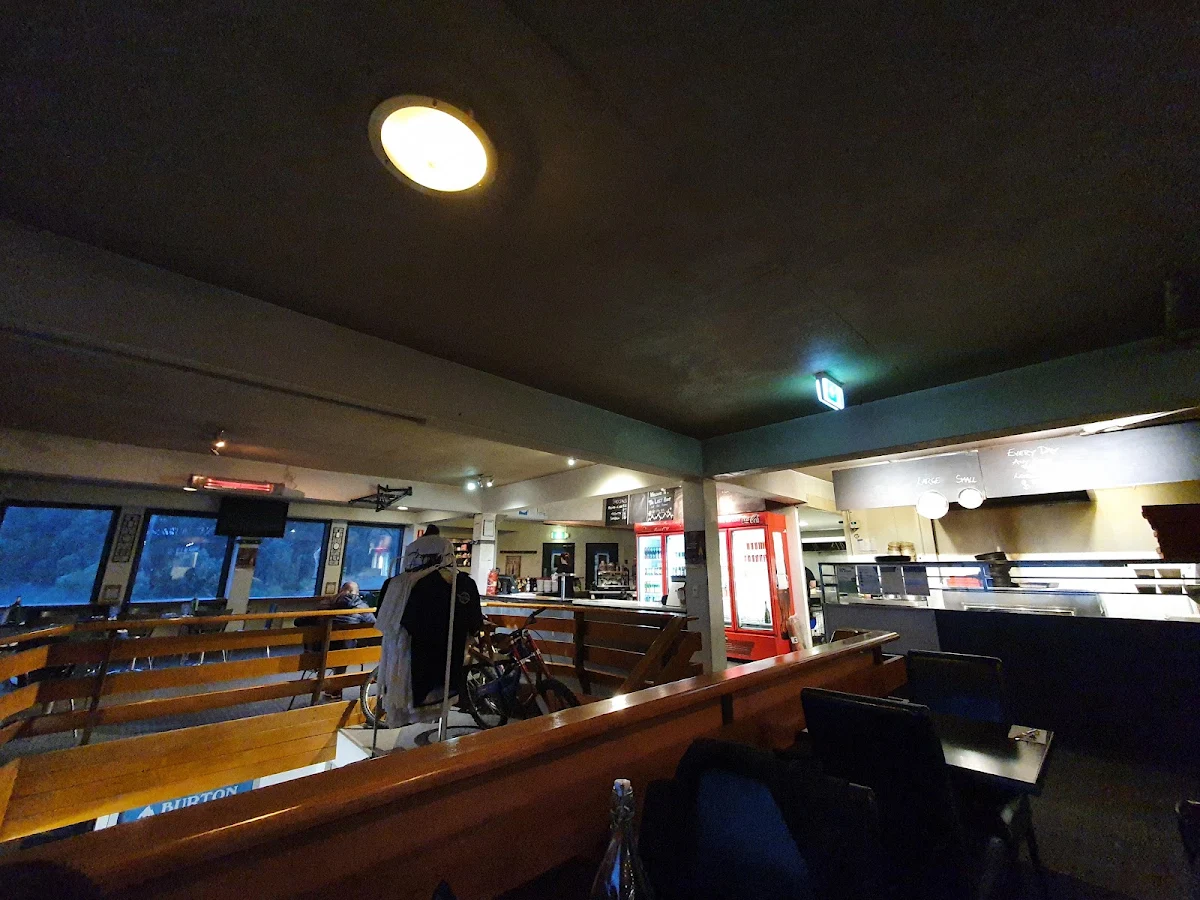Vibe, The Last Hoot - Cafe, Bar & Pizzeria