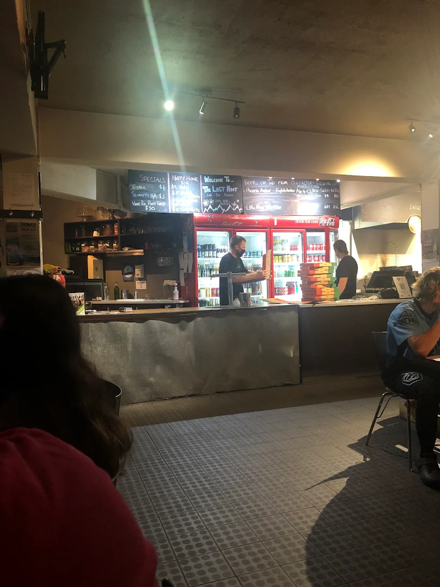 Vibe, The Last Hoot - Cafe, Bar & Pizzeria