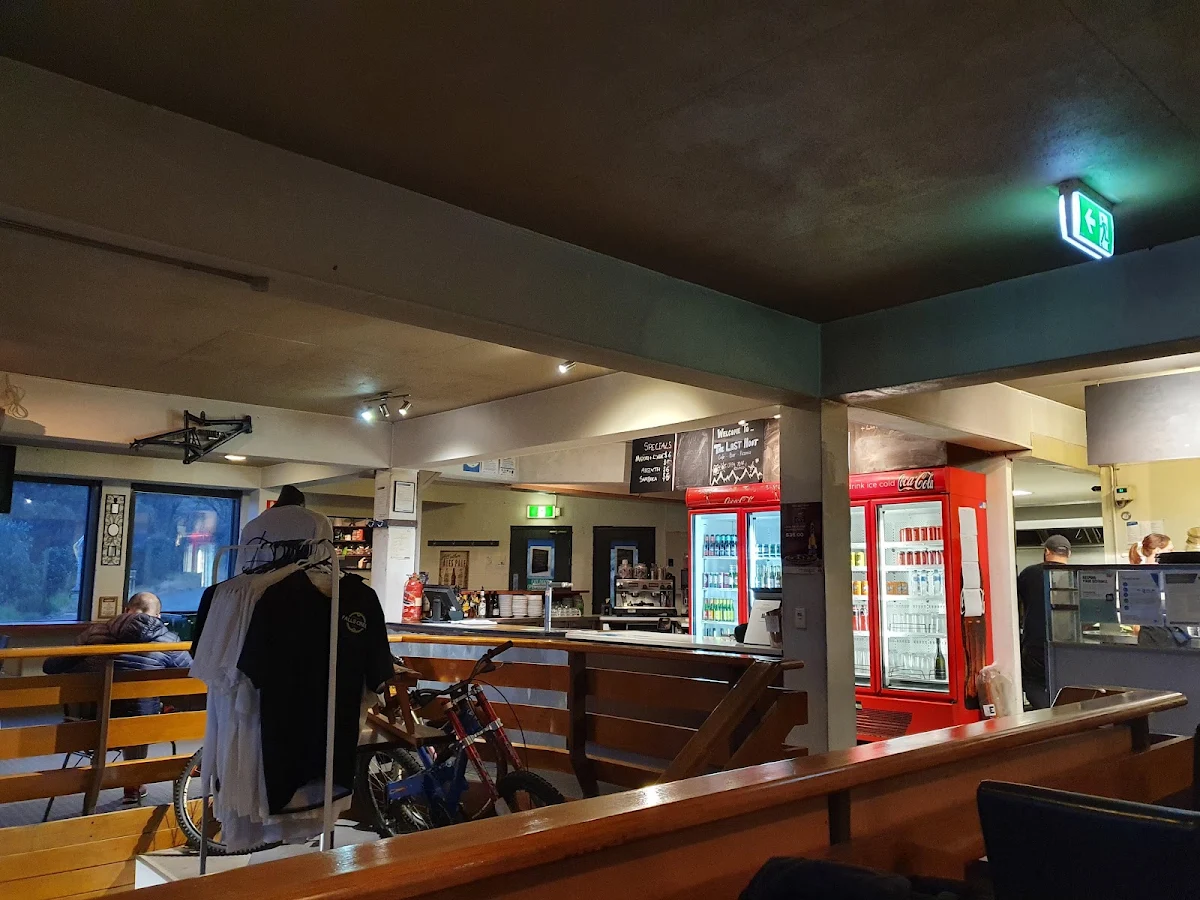 Vibe, The Last Hoot - Cafe, Bar & Pizzeria