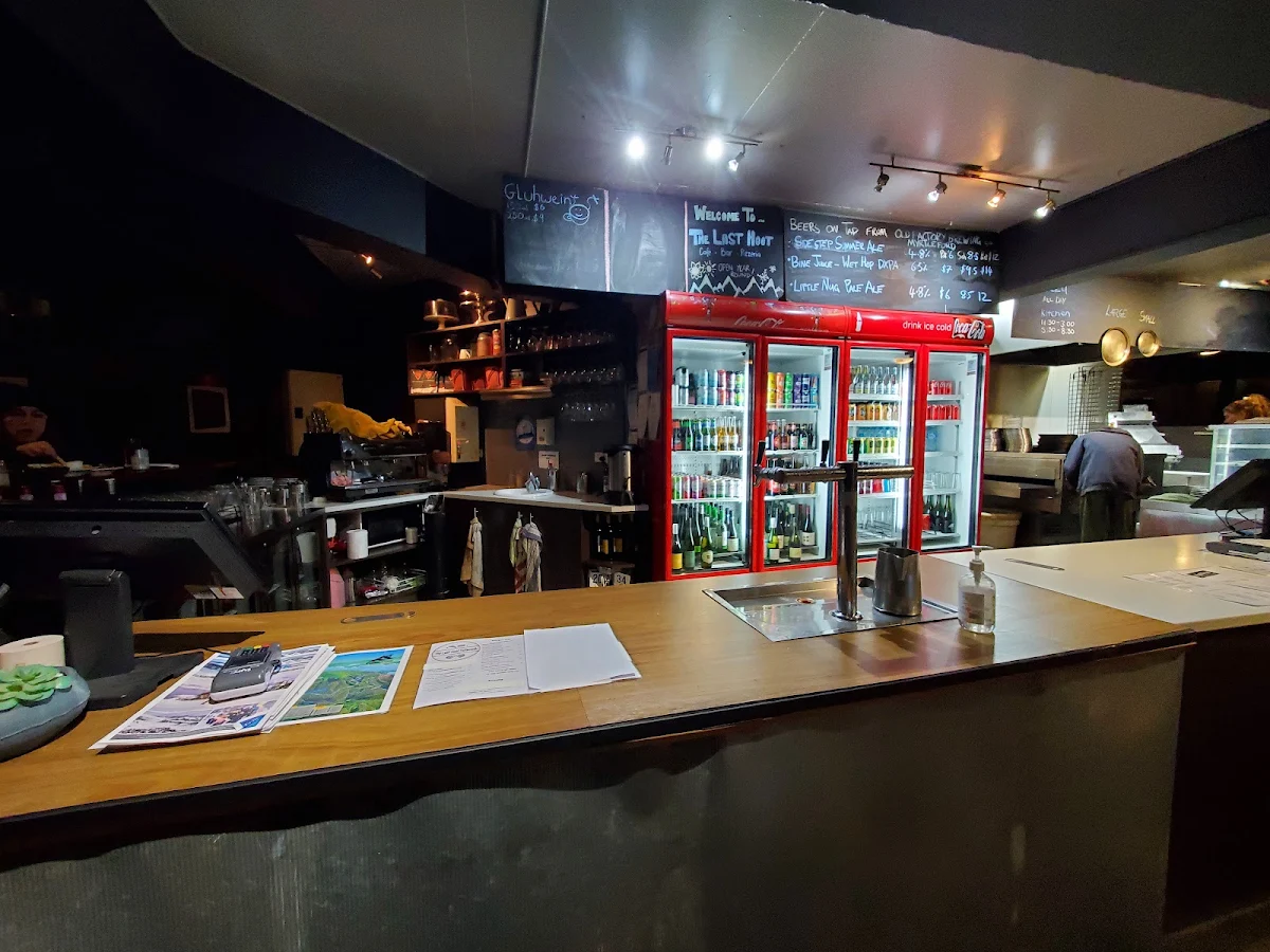 Vibe, The Last Hoot - Cafe, Bar & Pizzeria
