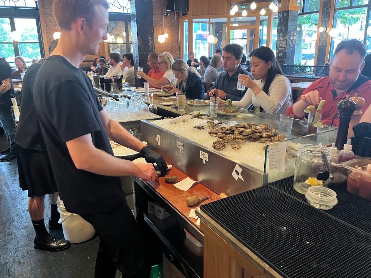 Vibe, Sea Rocket Oyster House