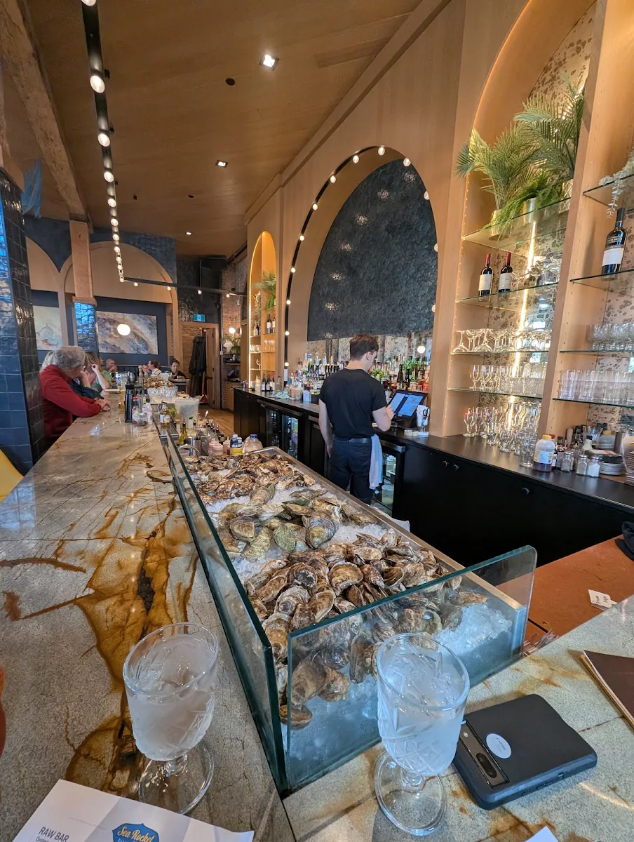 Vibe, Sea Rocket Oyster House