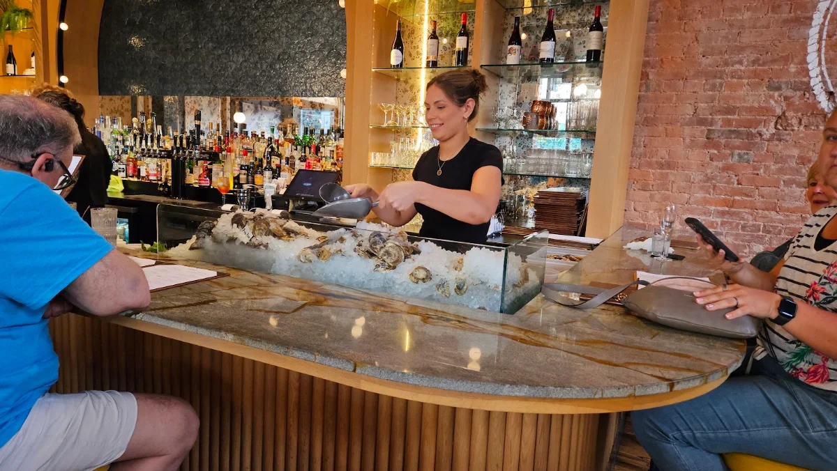 Vibe, Sea Rocket Oyster House